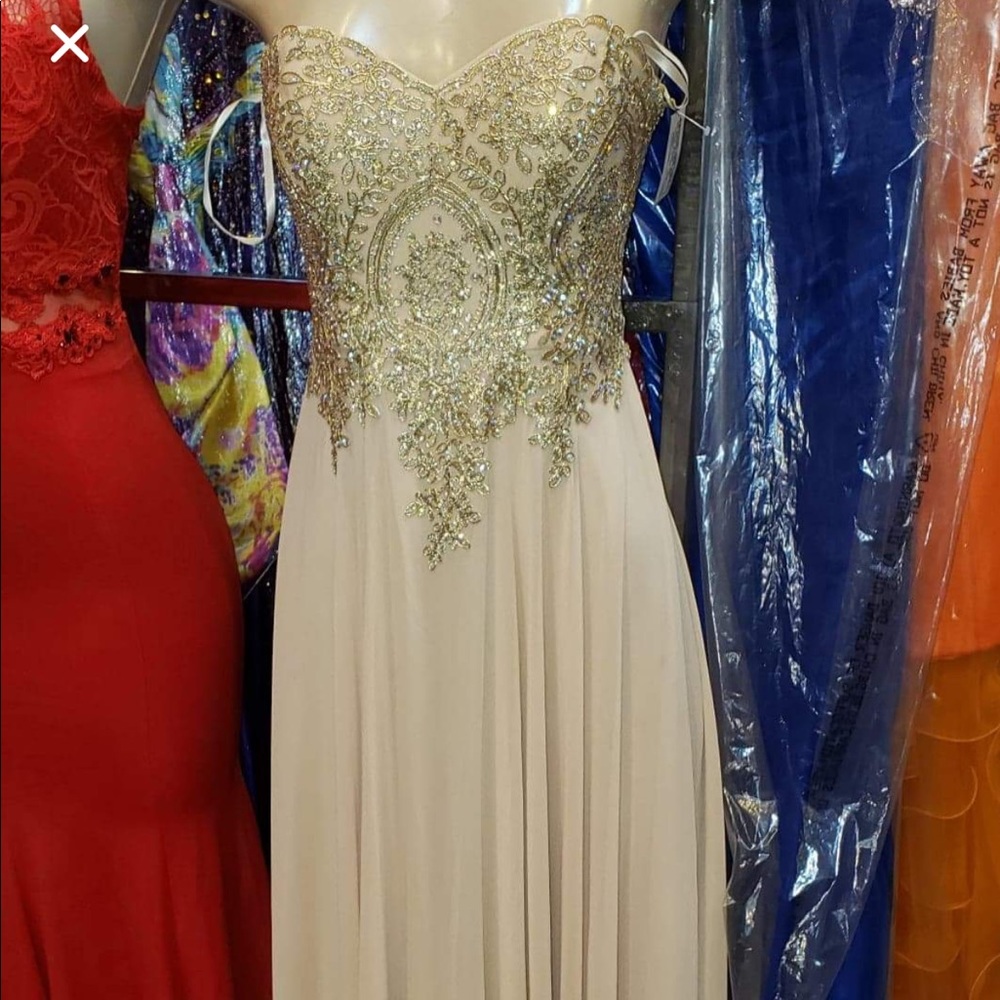 Dress - Picture 2 of 2